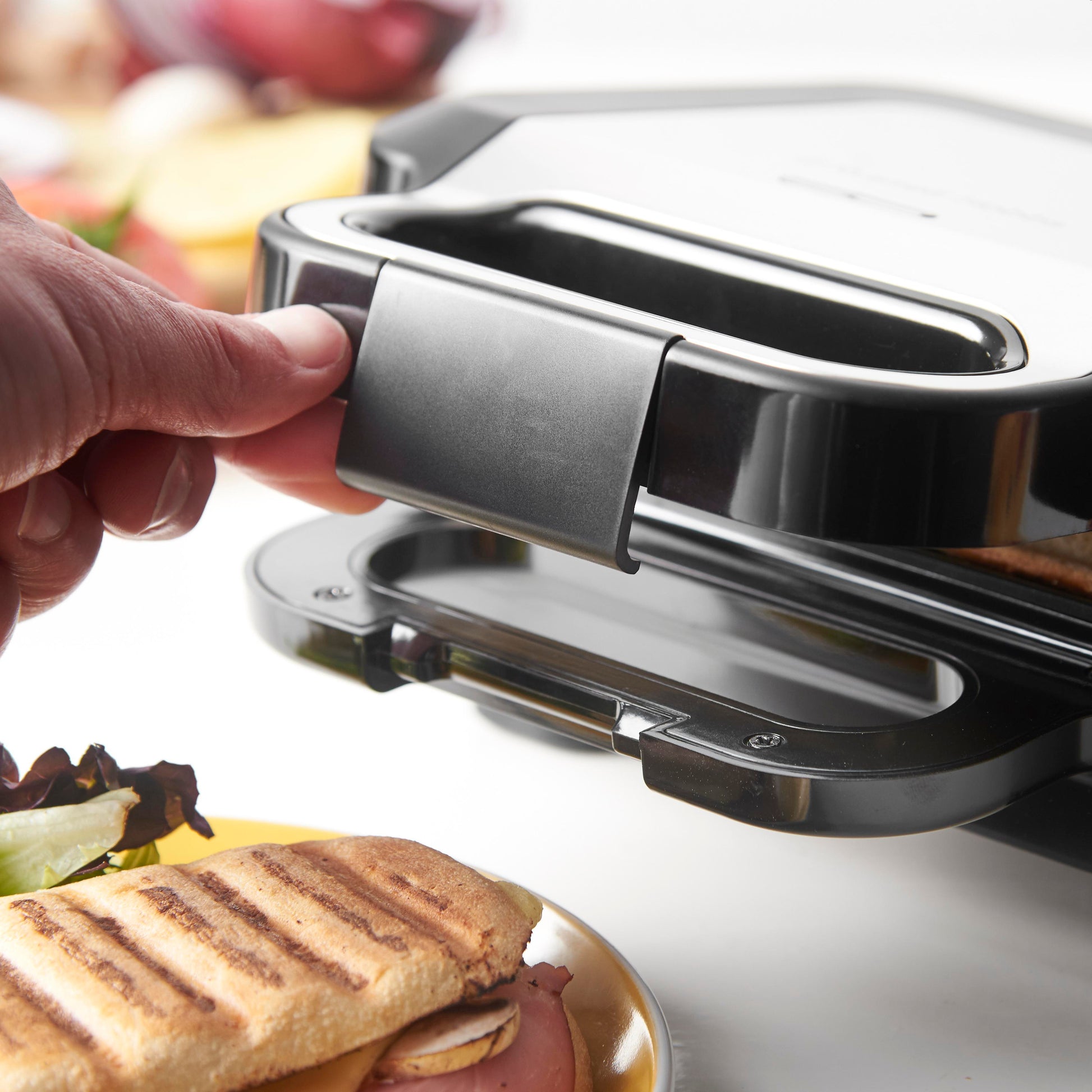 Russell Hobbs Sandwich-Waffeleisen 26810-56 – 750 W, Teflonbeschichtet – Schwarz/Edelstahl