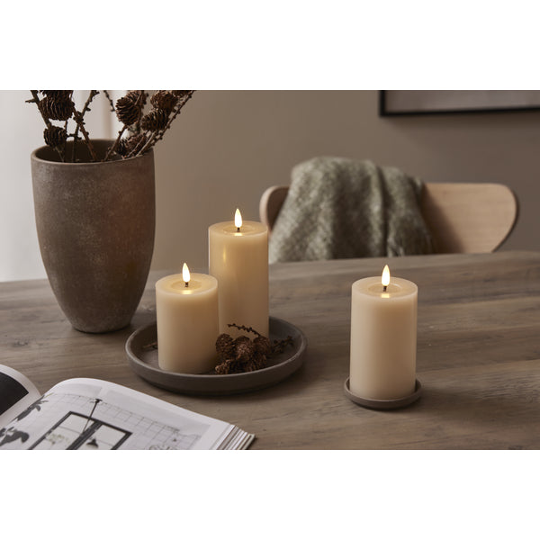 Star Trading LED-Kerze – Ø 7,5 × 17,5 cm – Timer 6/18 h, beige