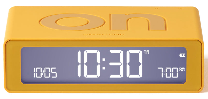 LEXON Flip Mini Wecker – digital – 8 × 2,3 × 4,9 cm, gelb, Kunststoff, USB