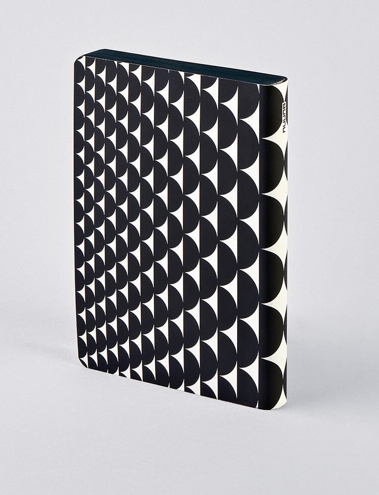 nuuna Graphic S Half Full Notizbuch – 108 × 150 mm – punktiert – 176 Seiten – 120 g/m² – Softcover