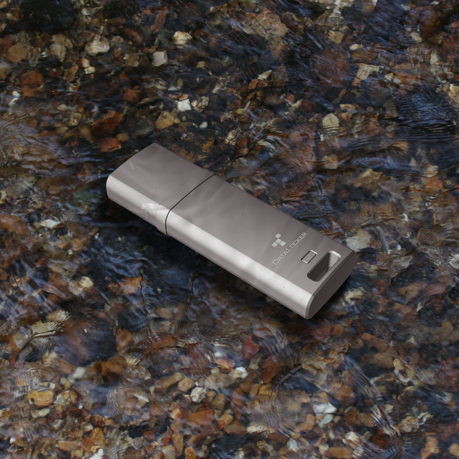 DataLocker DL GO – 4 GB USB Typ-A 3.2 Gen 2, 160/120 MB/s, 256-bit AES-XTS, FIPS 197, IP68
