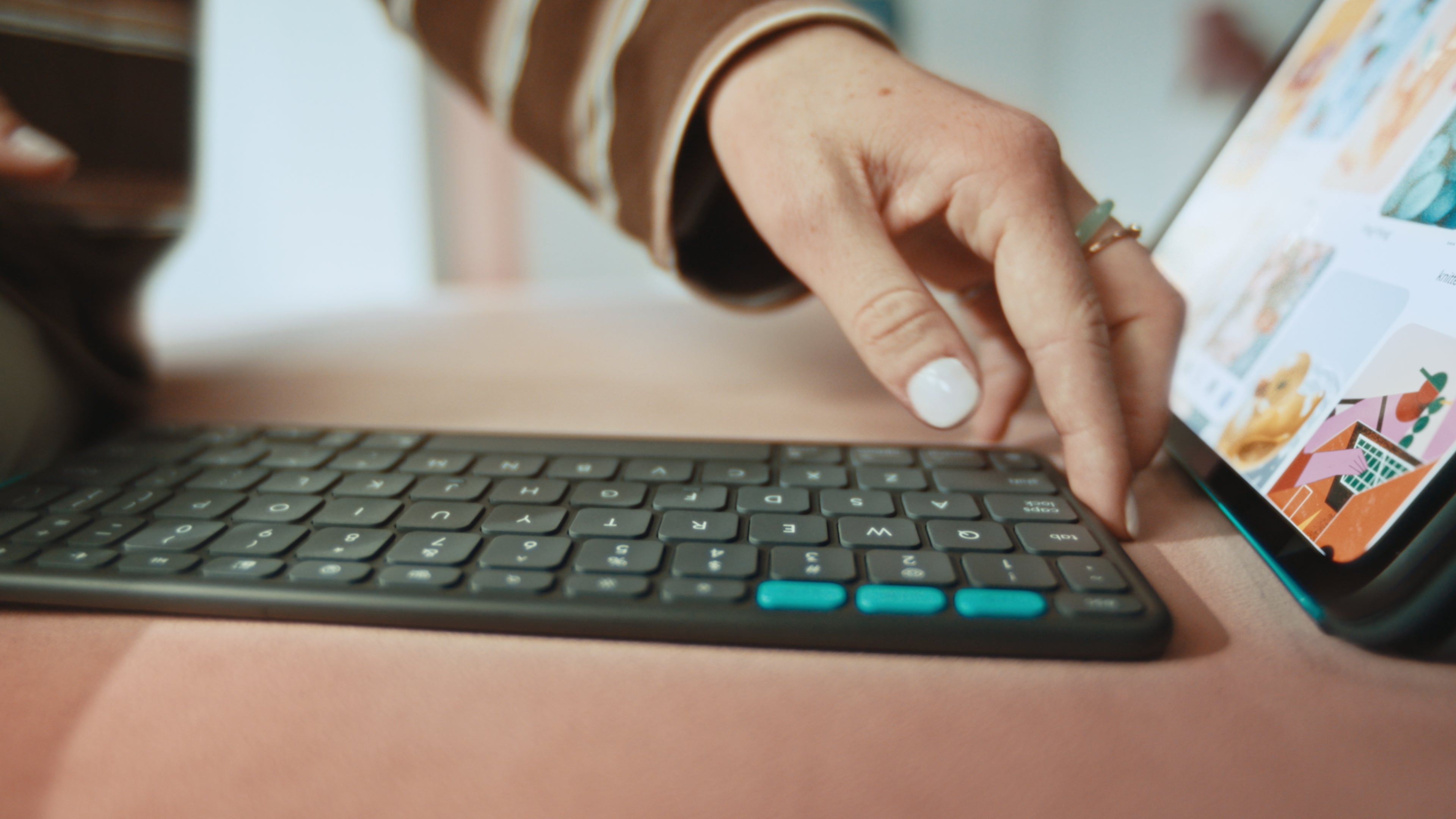Logitech Flip Folio Tastatur-Case für iPad 10,2" (7.–9. Gen.)