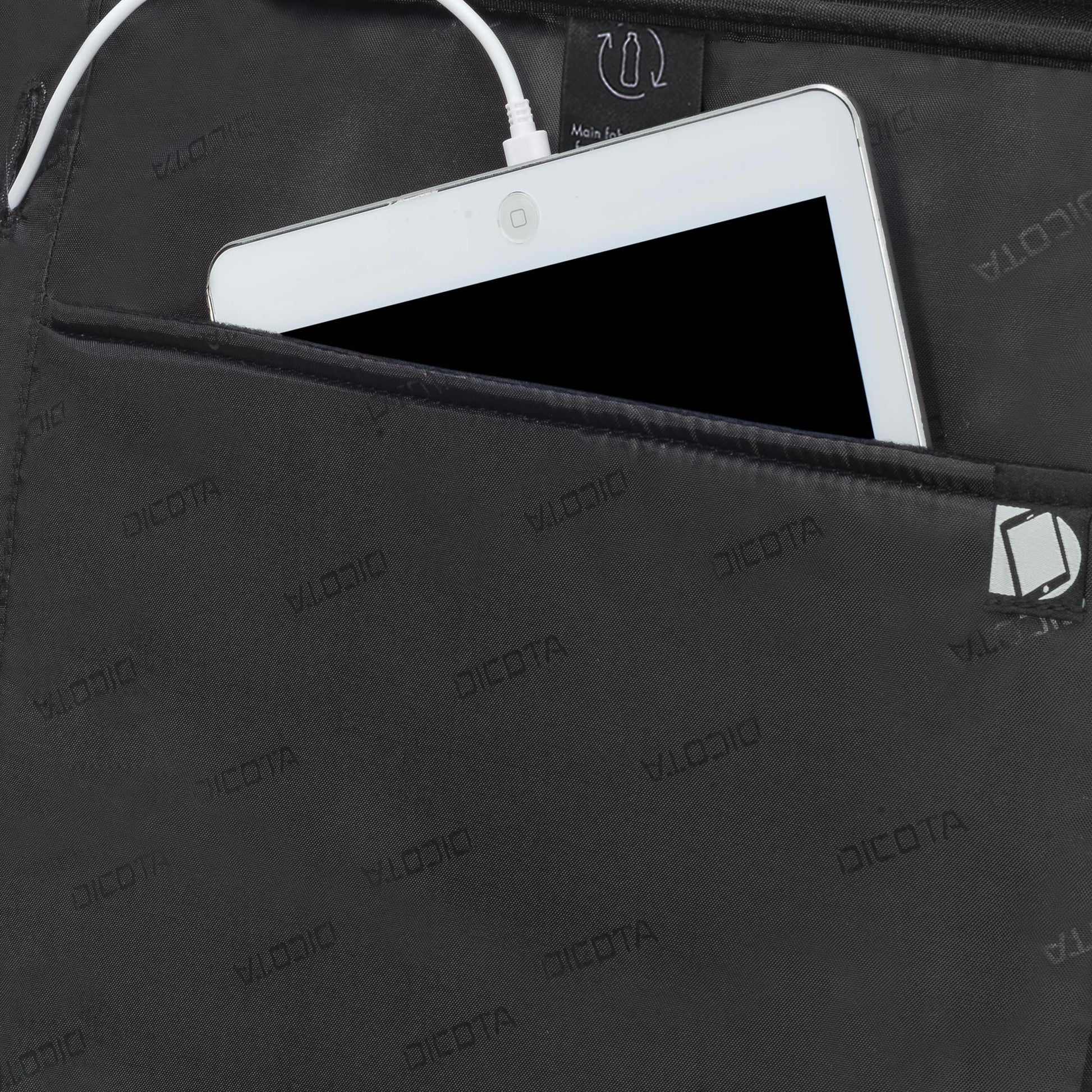 DICOTA Notebook-Rucksack 15,6" – aus recycelten Materialien – Schwarz