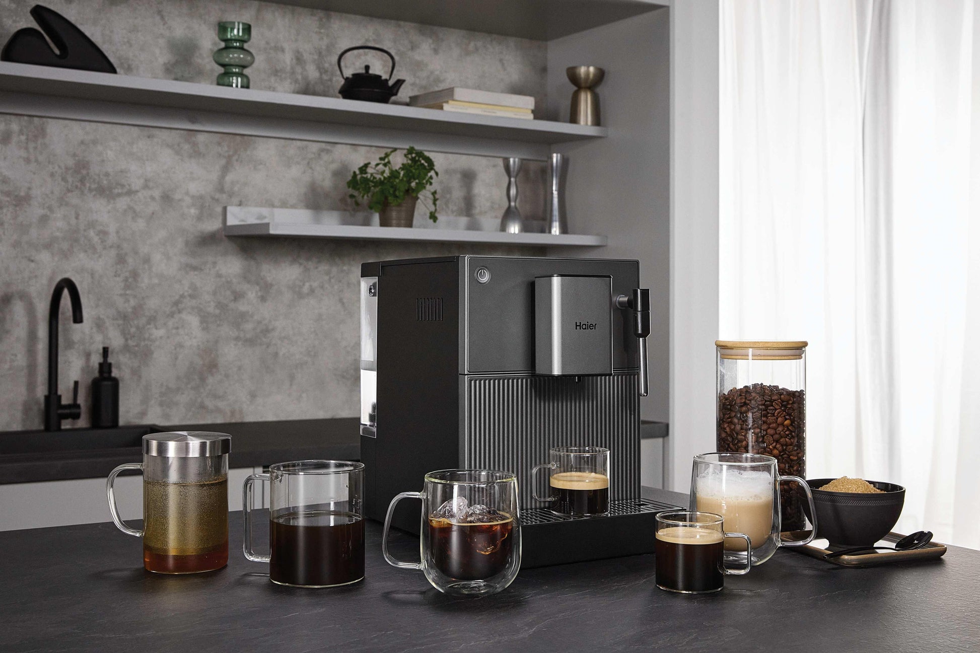 Haier HCM5A 011 Kaffeevollautomat – 1,5 l, 150 g Bohnenbehälter, 19 bar, Milchaufschäumer