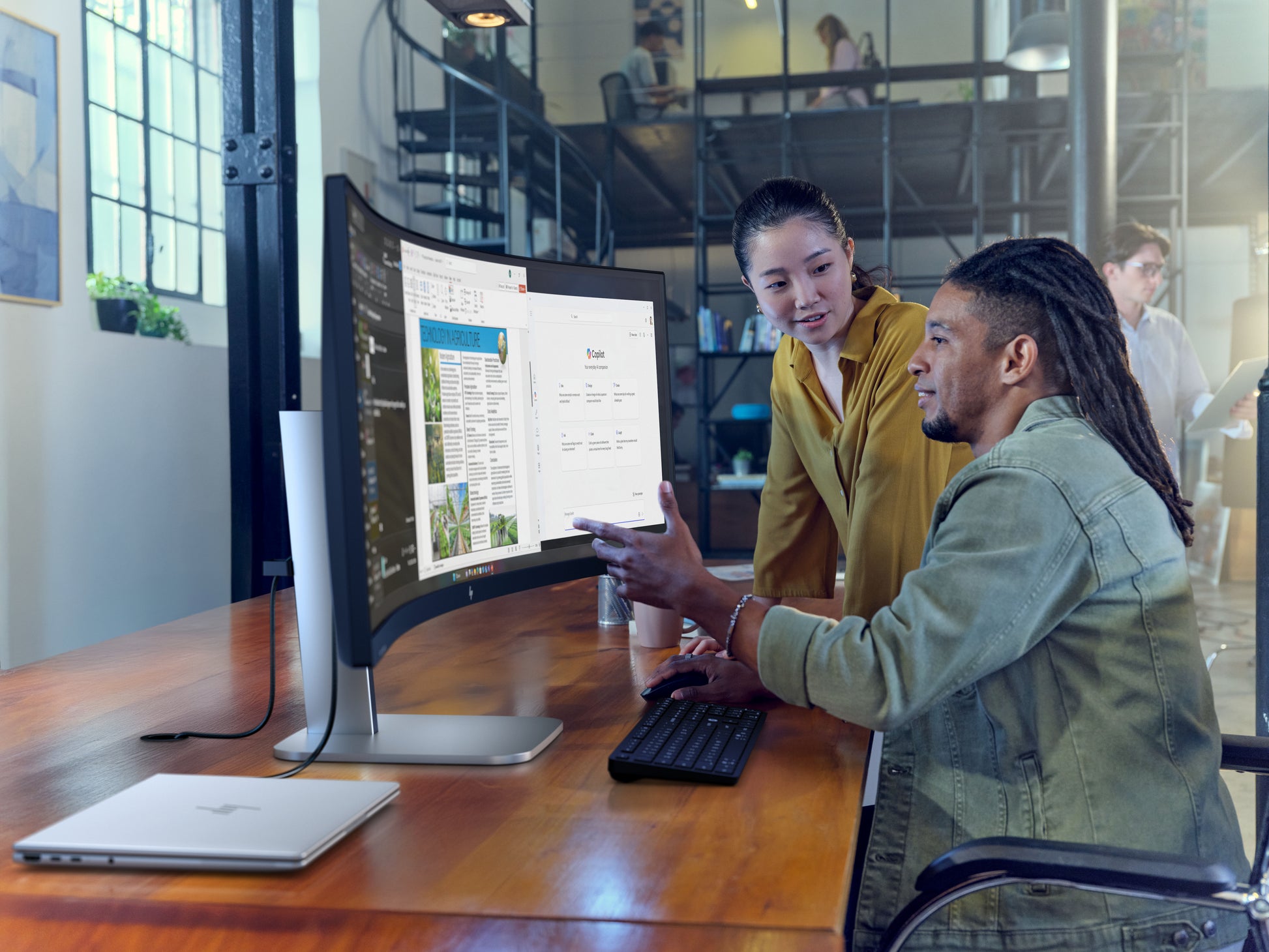 HP 549pm – 49" Curved, 5120 × 1440 (DQHD), VA, 165 Hz, USB-C 140 W, Webcam, LAN