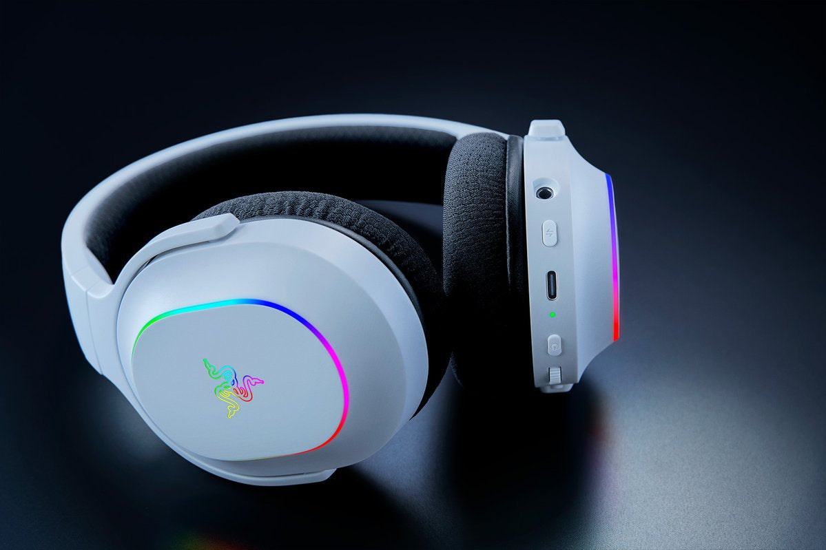 Razer Barracuda X Chroma Gaming-Headset – Over-Ear, Stereo, BT, mit USB-C-Dongle, Weiss