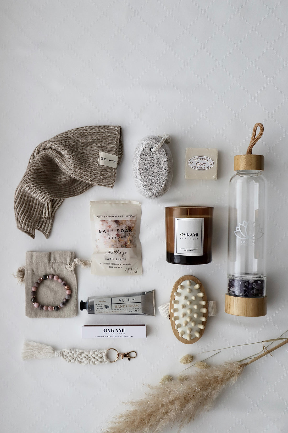 OYKAMI Geschenkbox – mit Soja-Duftkerze – Wachs & Sonstiges, Mehrfarbig