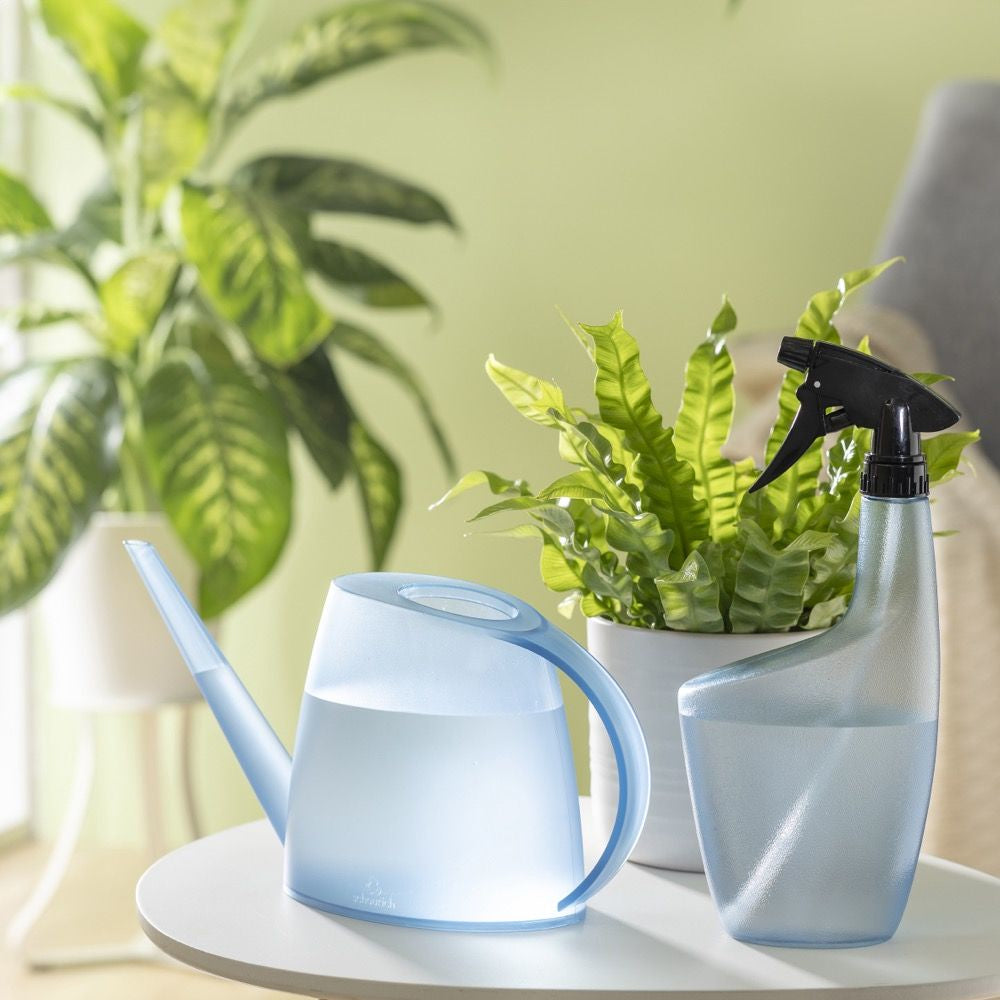 Scheurich Sprühflasche Smilla – 0,7 l – Polyethylen – Hellblau – 12,2 × 6,7 × 29,0 cm