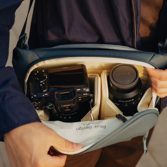 Peak Design Everyday Sling Kameratasche – 6 L – für spiegellose Kameras, DSLRs, DJI Mavic – Blau