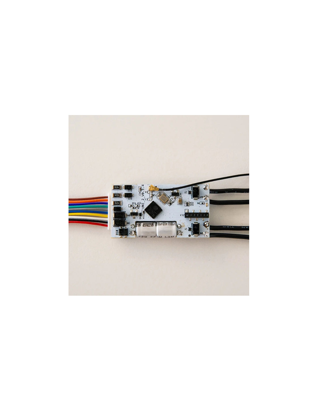 Shelly Plus Uni – Zubehör – I/O-Modul (Niederspannung), WLAN, Bluetooth, 2,4 GHz, 1 W, 70×70×45 mm