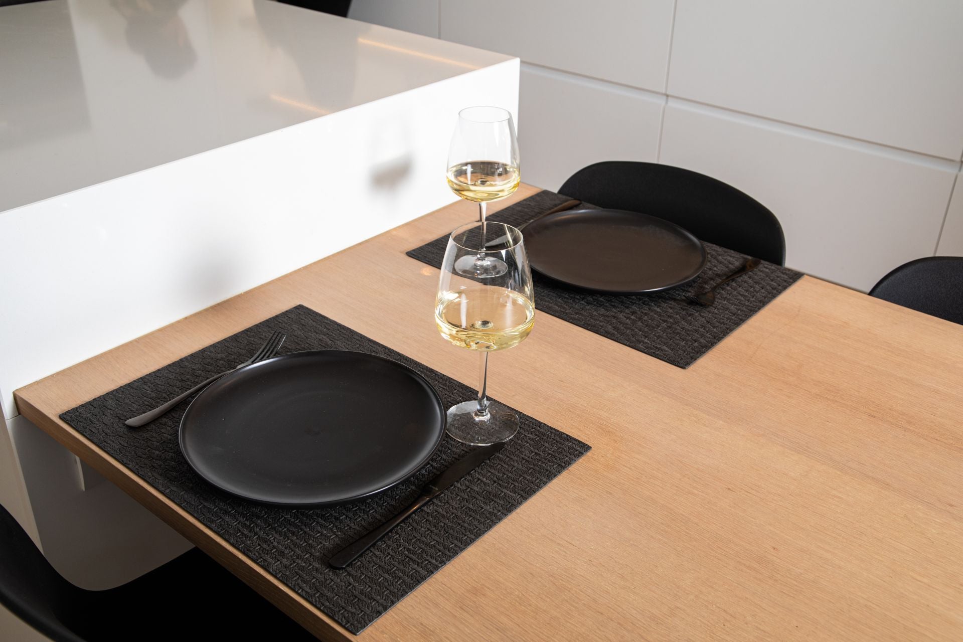 Tiseco Tischset – 33×45 cm, PVC/PU, Schwarz, ARBIN