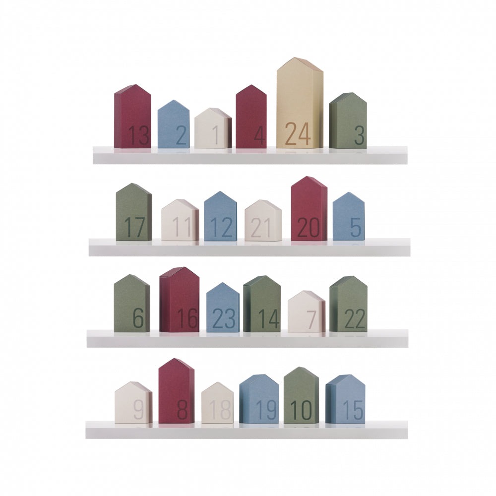 REMEMBER Adventskalender – Dorf – 24-teilig, zum Befüllen – 23,8 × 27,5 × 2,3 cm
