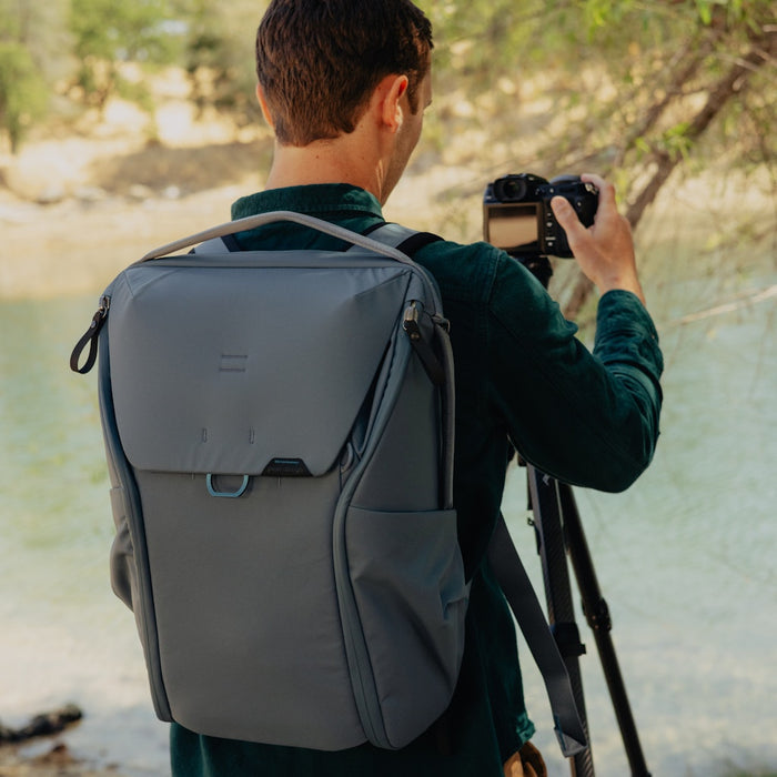 Peak Design Notebook-Rucksack Everyday Backpack v2 – Aluminium/Nylon – Ozeanblau, 330 × 485 × 270 mm