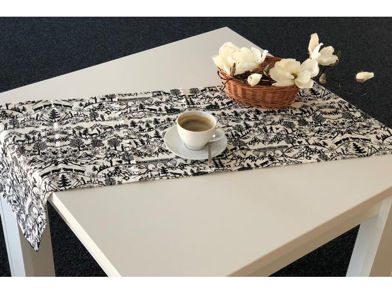 Hubatka Tischläufer – 48×135 cm, Baumwolle, Weiss/Schwarz, Scherenschnitt Landleben