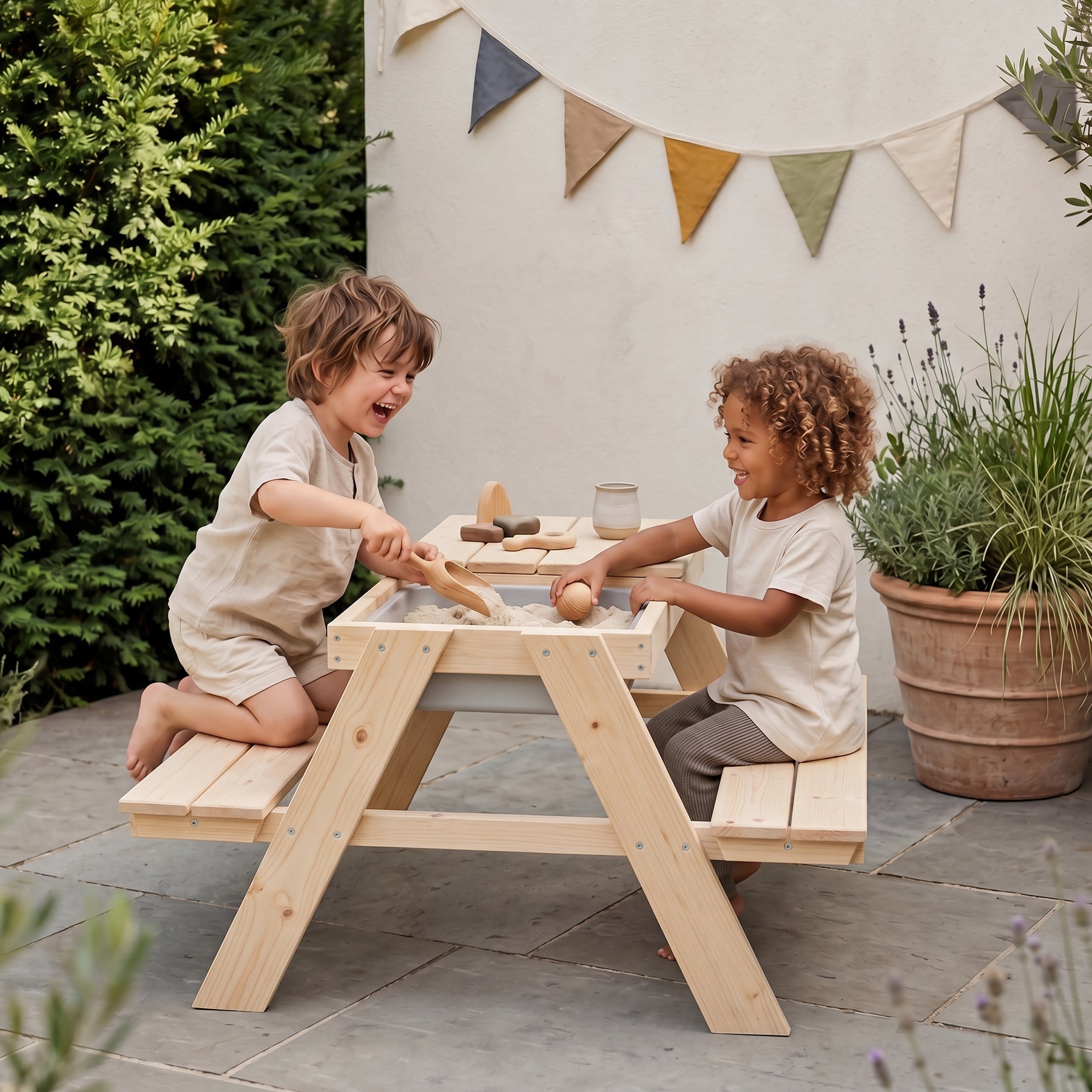 Roba Kinderstuhl 456002NU – 89 × 85,5 × 50 cm – Kunststoff & Massivholz – Holzfarbe/Grau – mit Spielwannen