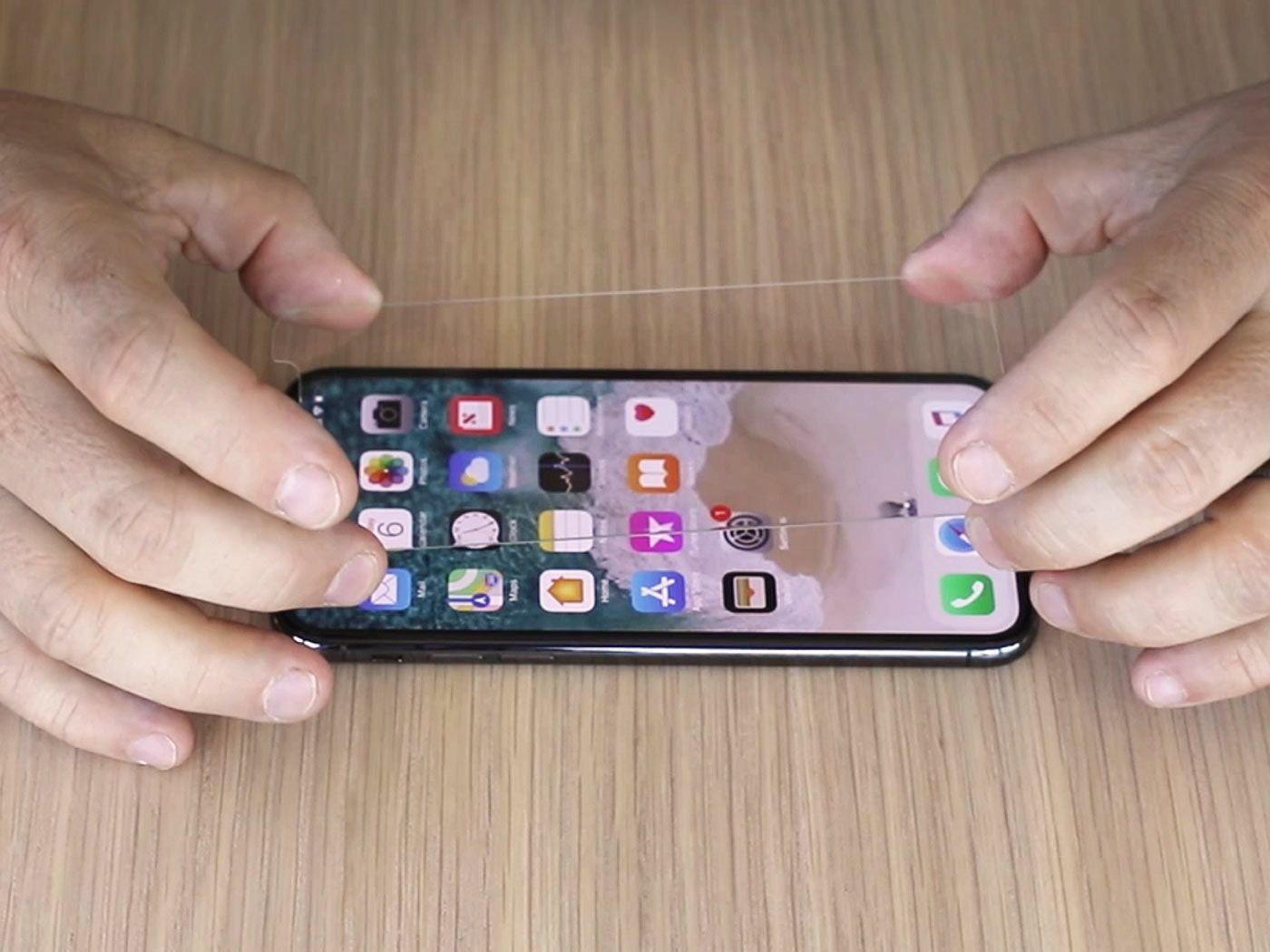 Quad Lock Displayschutz (Panzerglas), Anti-Fingerprint – für iPhone 16 Plus