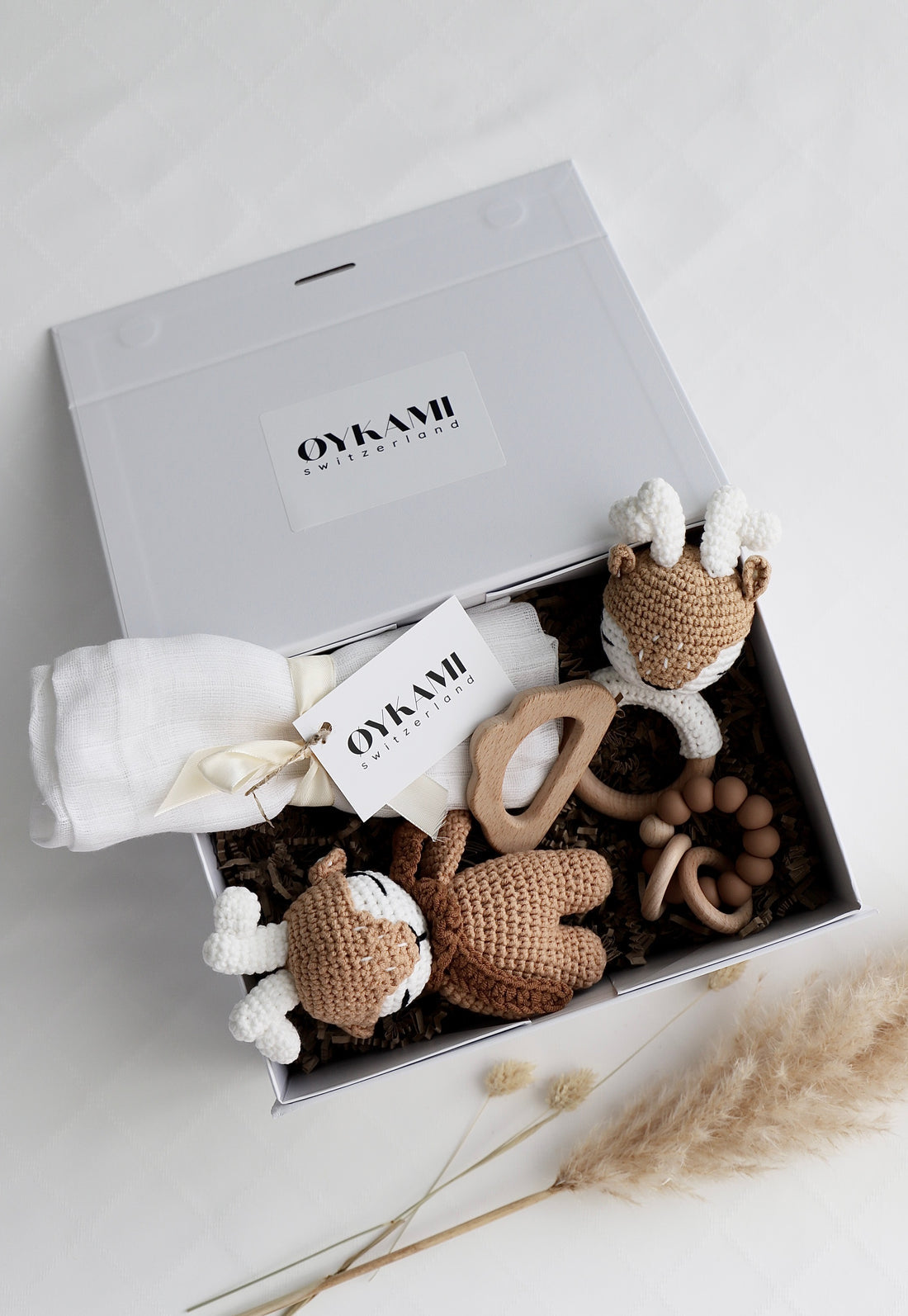 OYKAMI Geschenkbox – Braun, Weiss – Holz, Baumwolle – 170 × 260 × 110 mm