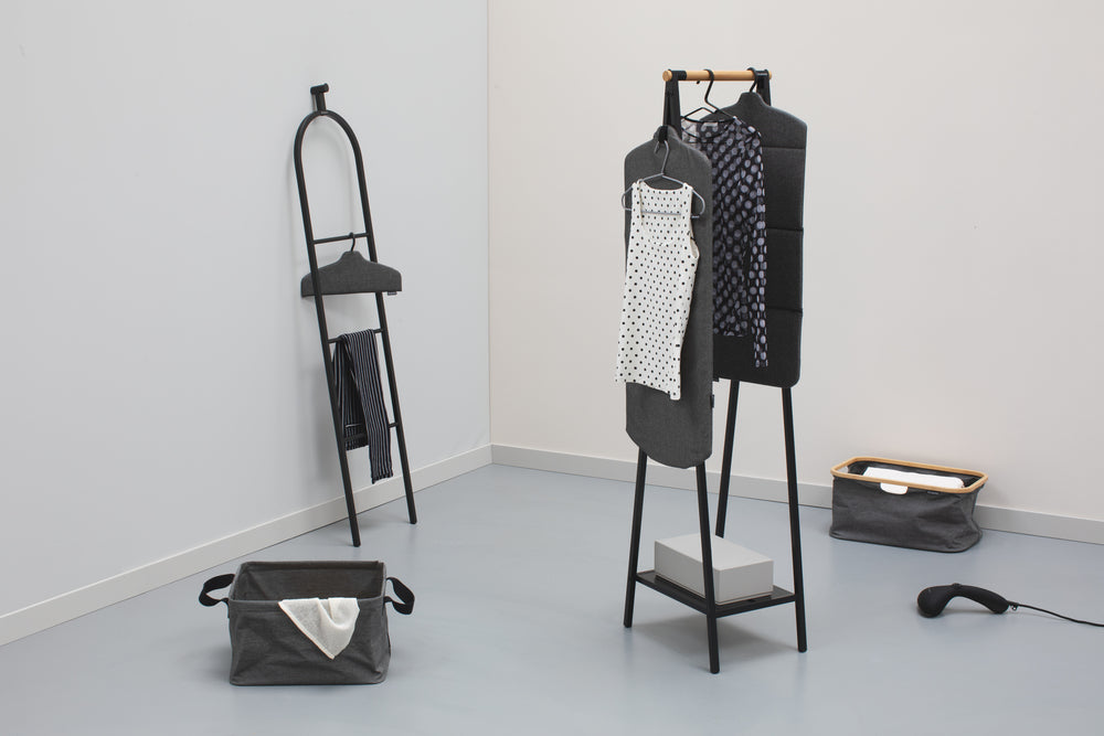 Brabantia Garderobenständer – mit Schuhhalter, Stahl/Holz, Schwarz, 34 × 47,6 × 170 cm