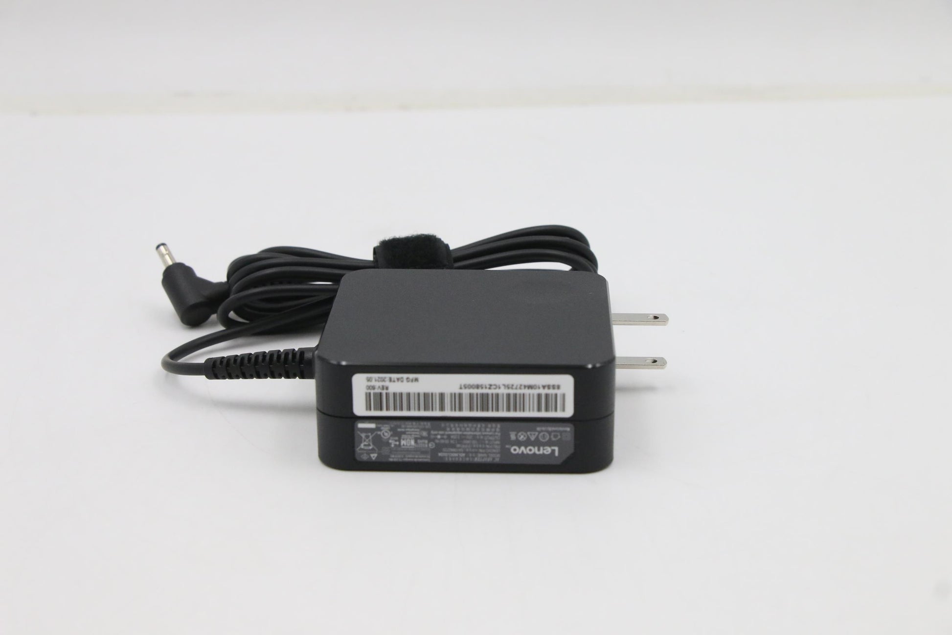 Lenovo ADLX65CLGU2A Netzteil 65 W – 20 V/3,25 A – für IdeaPad 330-15IKB – schwarz
