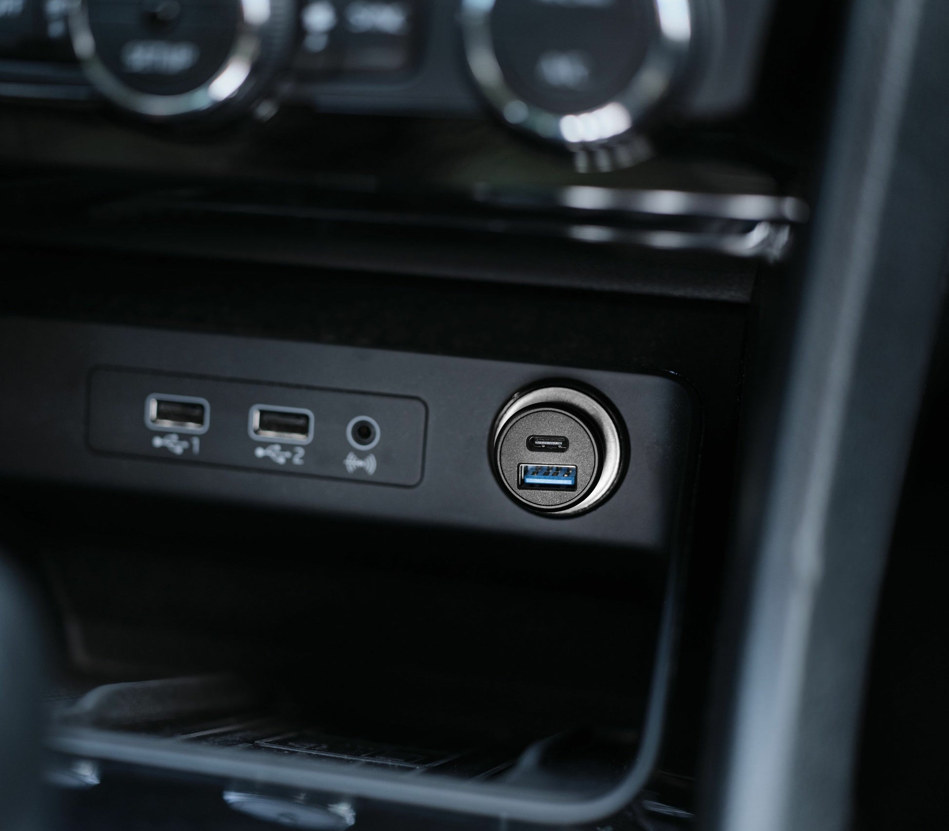 Trust Maxo Auto-Ladegerät 38 W – USB-C×1, USB-A×1 – PD, QC 3.0, PPS – für 12–24 V Fahrzeuge – Schwarz