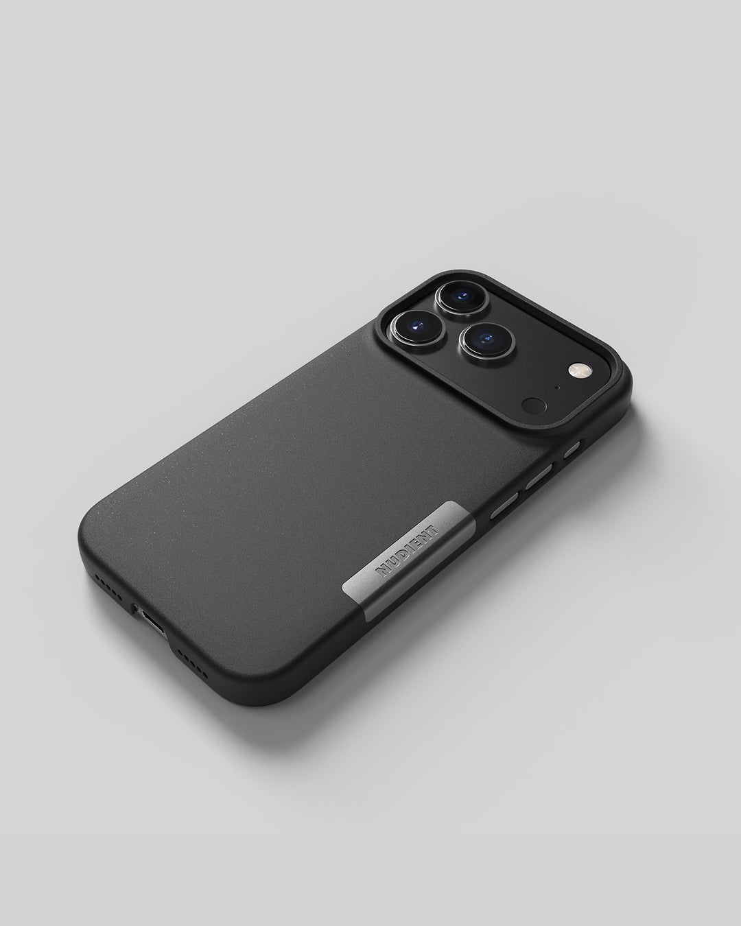 Nudient – Backcover – für Apple iPhone 17 Pro – schwarz – MagSafe-kompatibel