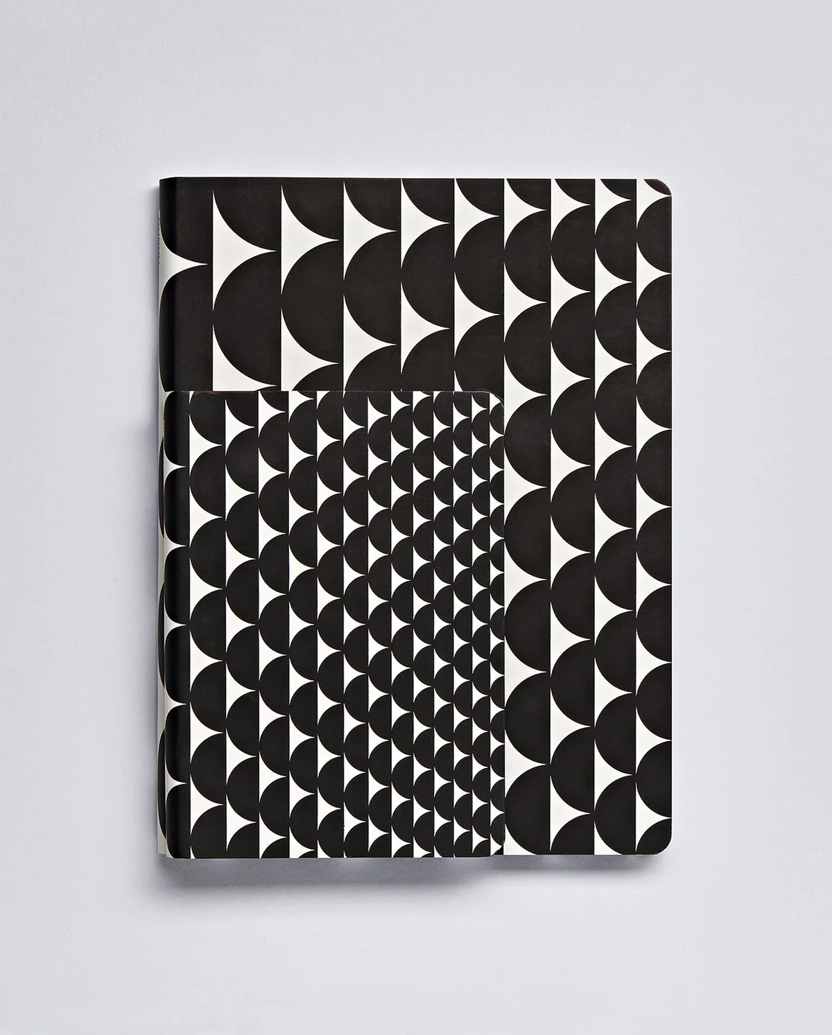 nuuna Graphic S Half Full Notizbuch – 108 × 150 mm – punktiert – 176 Seiten – 120 g/m² – Softcover