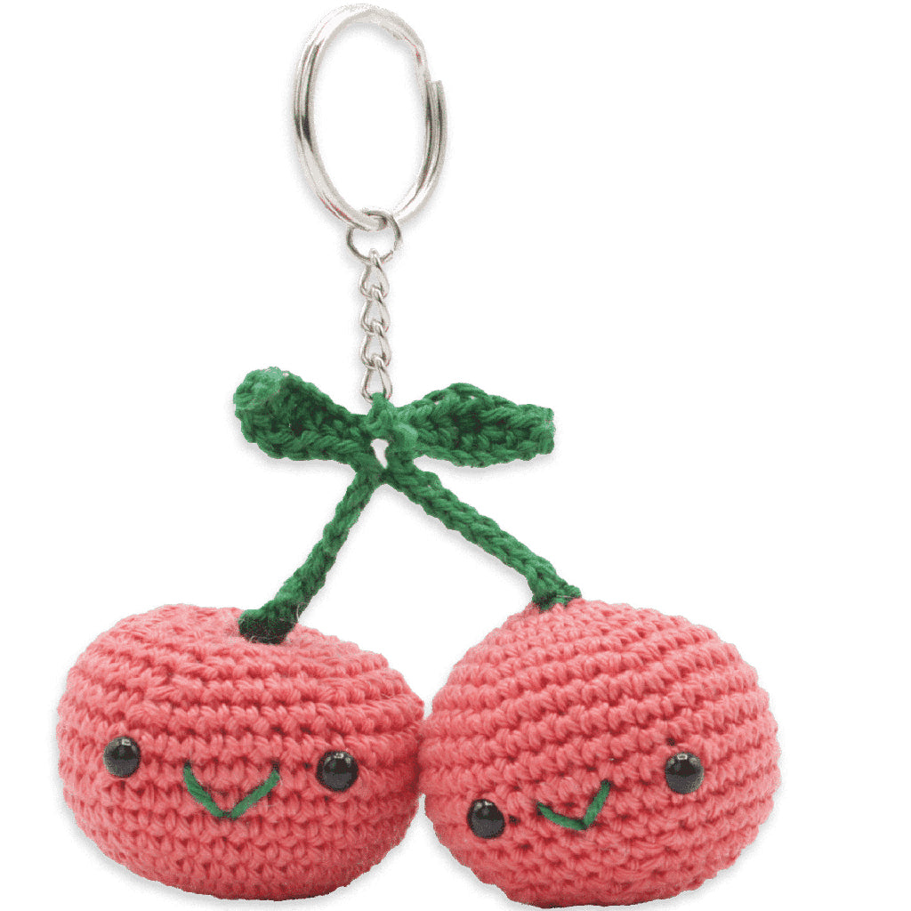 Hardicraft HC-40MB00 Häkelset Schlüsselanhänger Kirschen – 8 cm, Grün, Rot