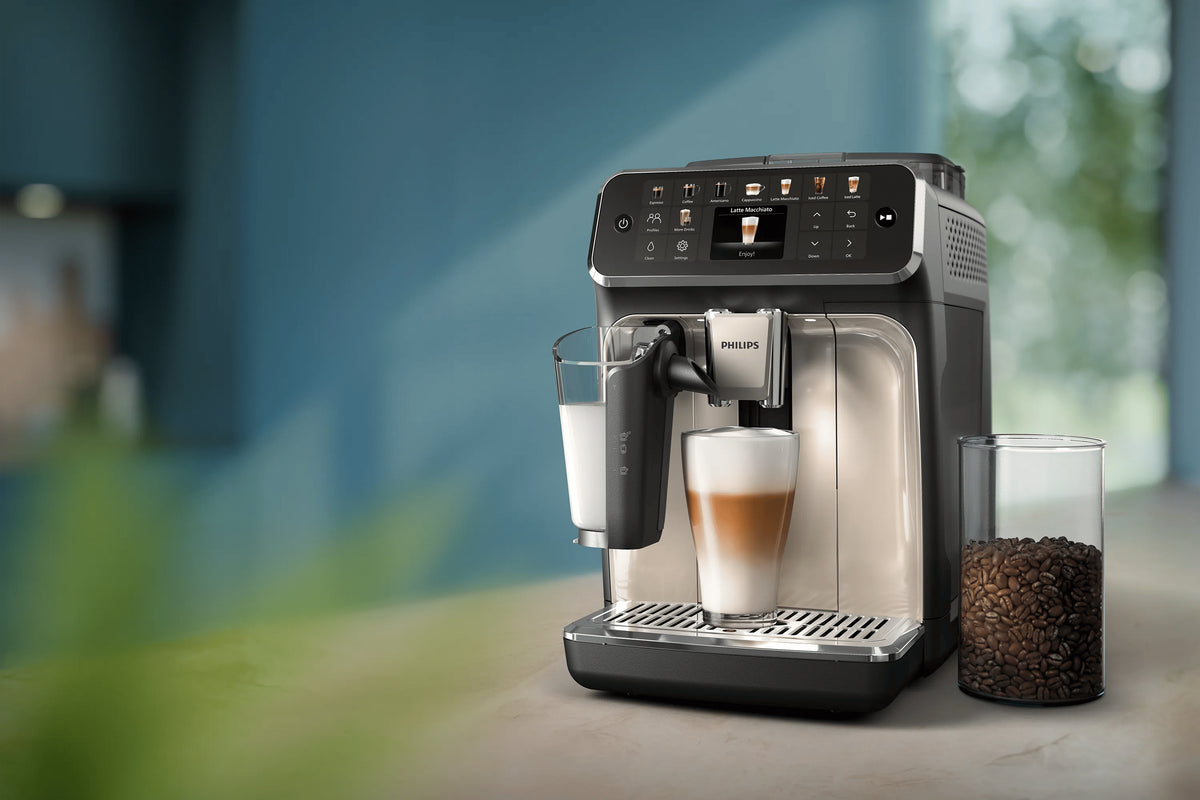 Philips Serie 5500 EP5547/90 Kaffeevollautomat – 1,8 l, 275 g Bohnenbehälter, 15 bar, Milchtank 0,26 l