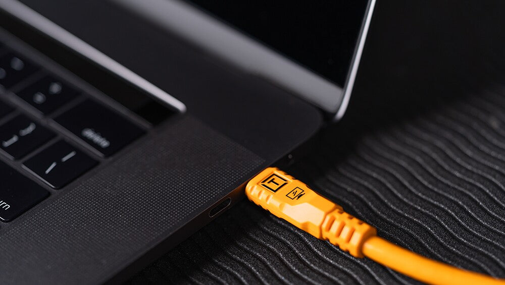 Tether Tools USB-C auf USB-C Kabel – USB 3.2 Gen 1 (5 Gbit/s) – 9,4 m – Abgewinkelt – Orange