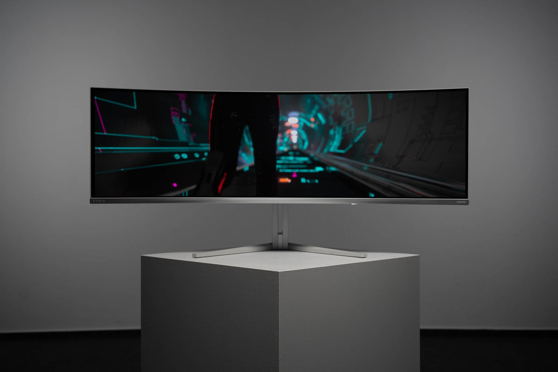 Philips Evnia 49M2C8900/00 – 48,9" Curved, 5120 × 1440 (DQHD), OLED, 240 Hz, USB-C 90 W, KVM, DisplayHDR 400