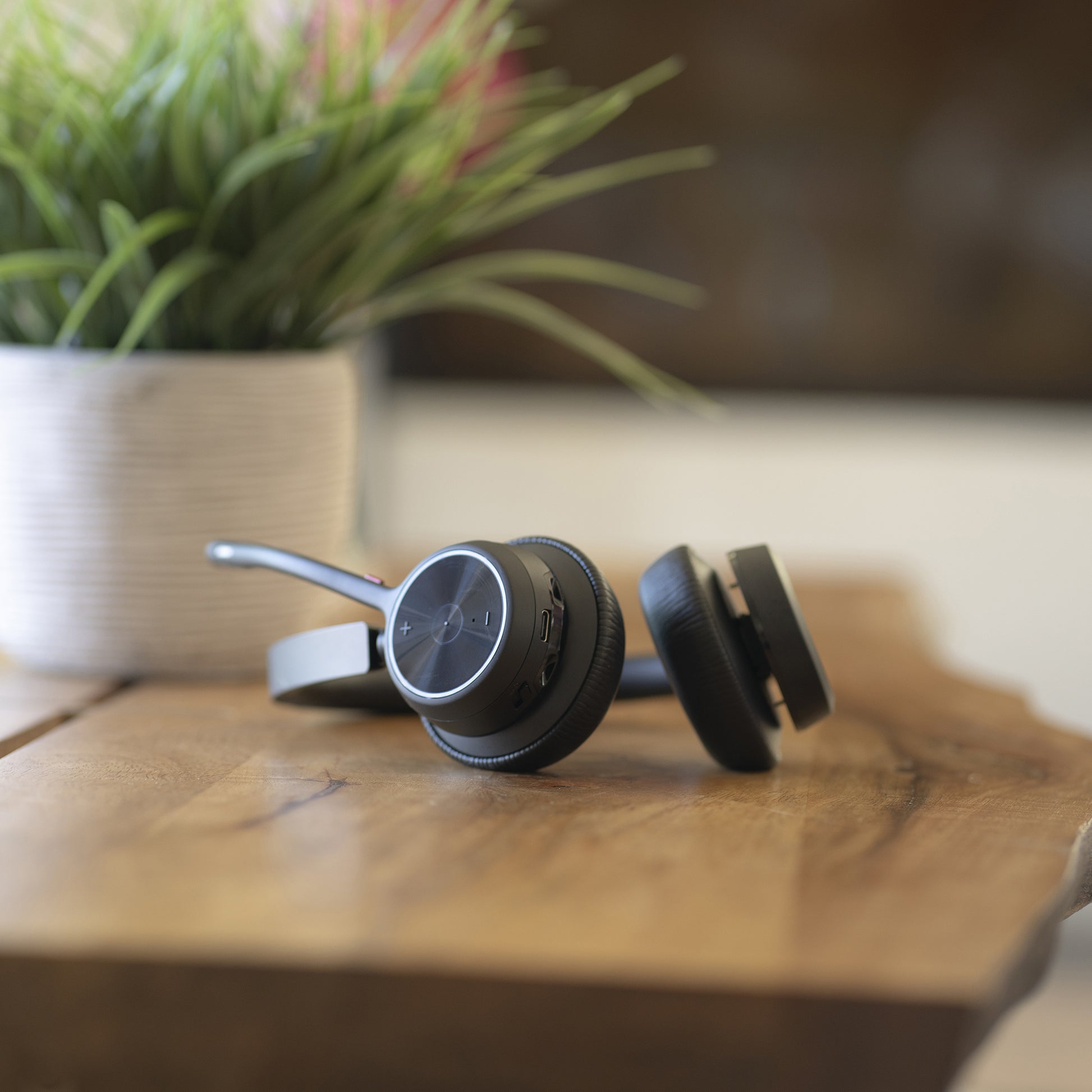 HP Poly Poly Voyager 4320-M Office-Headset – On-Ear, Stereo, BT, MS Teams zertifiziert, mit USB-A-Dongle, Schwarz