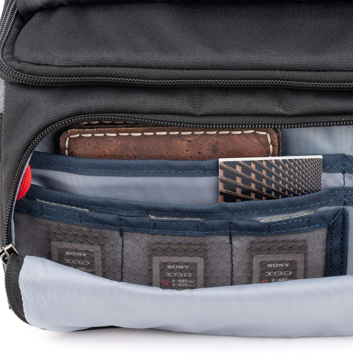 Think Tank Mirrorless Mover 25 V2 Beuteltasche – Polyester – für Systemkameras – Grau/Schwarz
