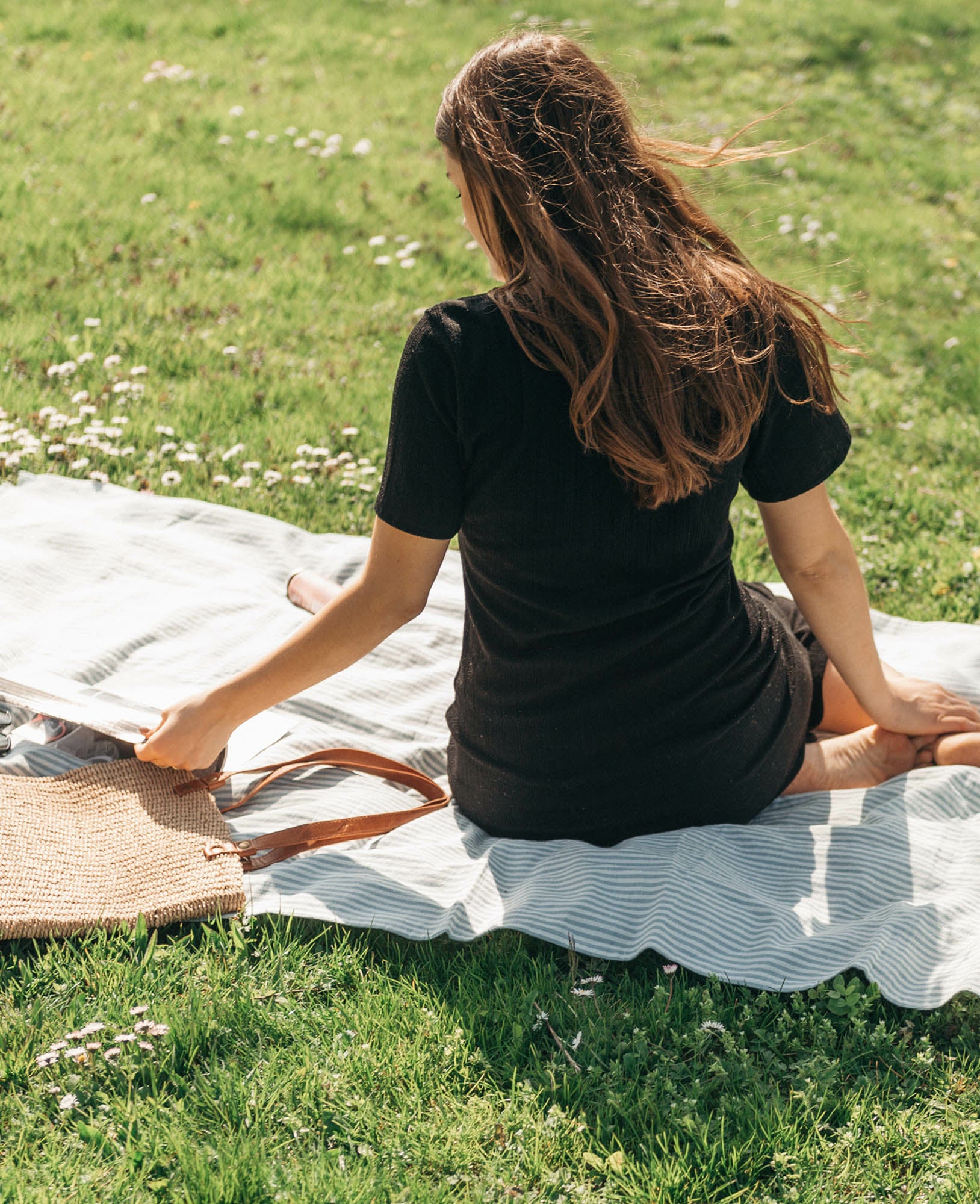 Esmée Hamam- und Strandtuch Sol – 100 × 190 cm, Blau/Weiss, 50% Baumwolle/50% Leinen, GOTS, OEKO-TEX