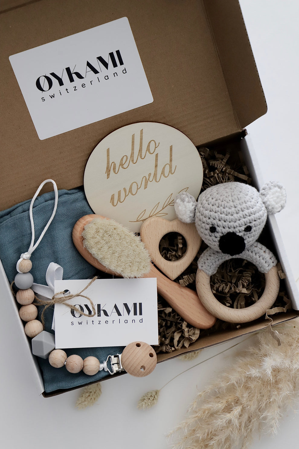 OYKAMI Aspen Geschenkbox – Holz, Baumwolle – Blau/Weiss/Beige – ab 0 M