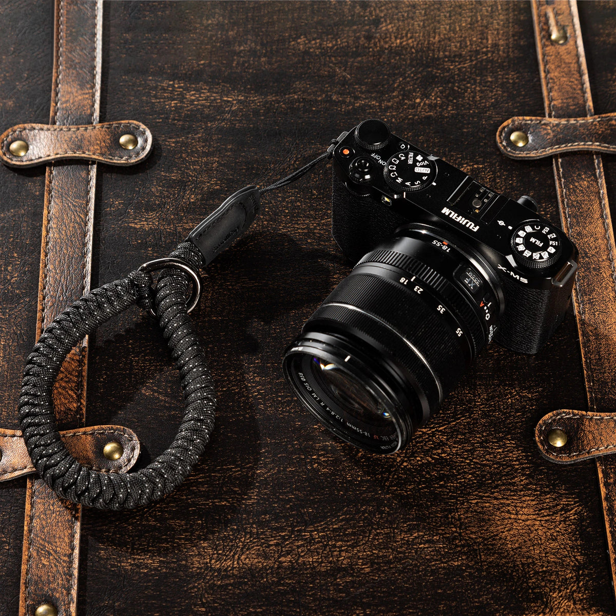 SmallRig 4881 Handgelenkschlaufe – Leder/Nylon, 26 mm × 410 mm, bis 10 kg – für Digitalkameras