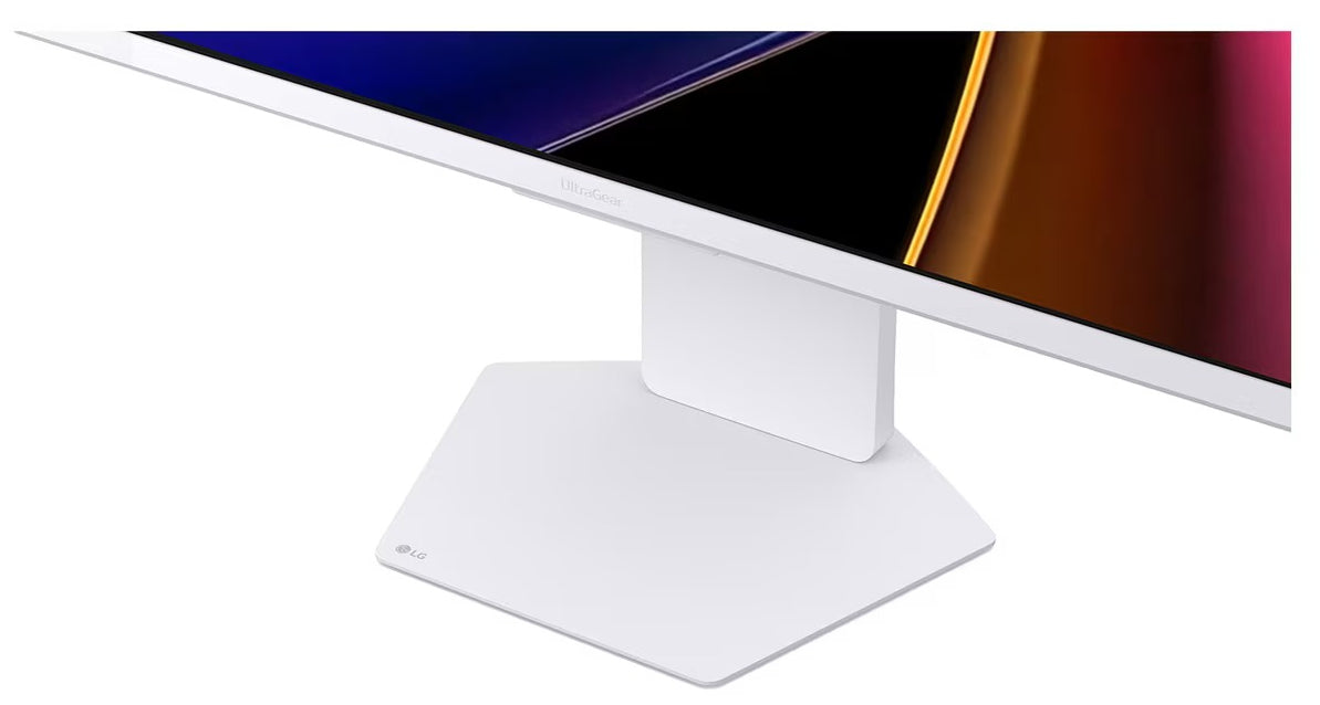 LG 32G810SA-W – 32", 3840 × 2160 (4K), IPS, 144 Hz, USB-C 65 W