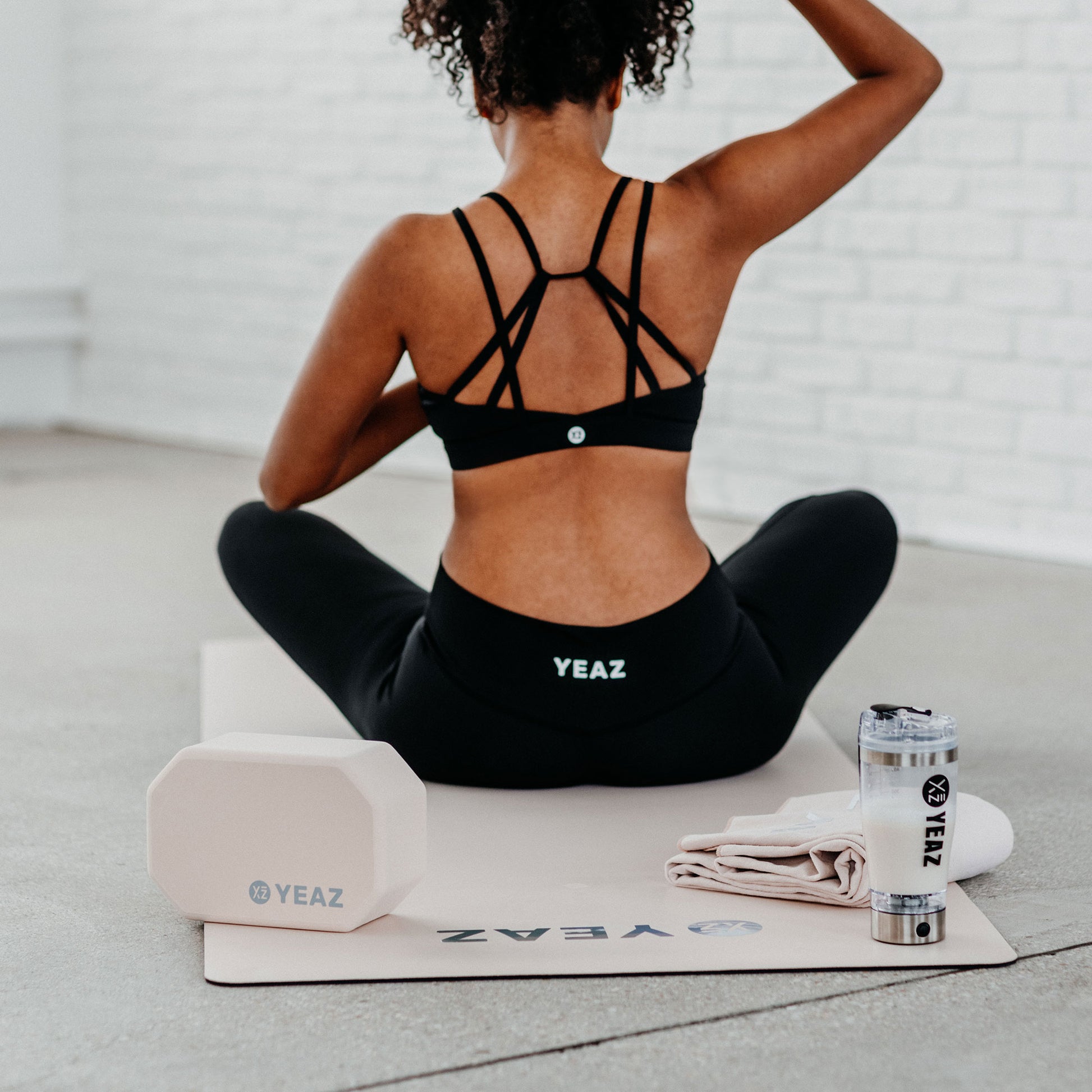 YEAZ Yogamatte Aura – 68 × 188 cm, 0,5 cm dick – hellrosa – Polyurethan (PU), Kautschuk