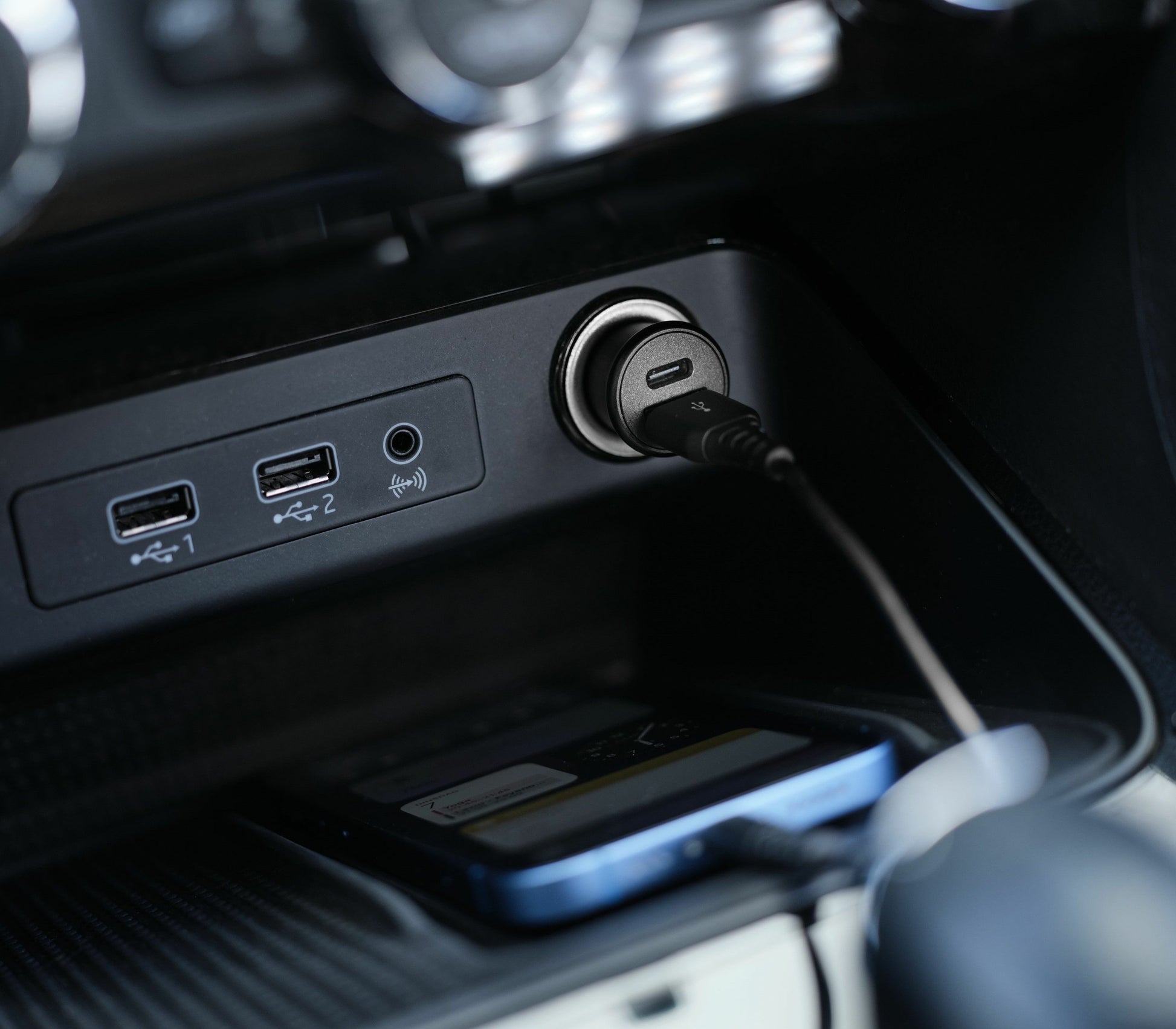 Trust Maxo Auto-Ladegerät 38 W – USB-C×1, USB-A×1 – PD, QC 3.0, PPS – für 12–24 V Fahrzeuge – Schwarz