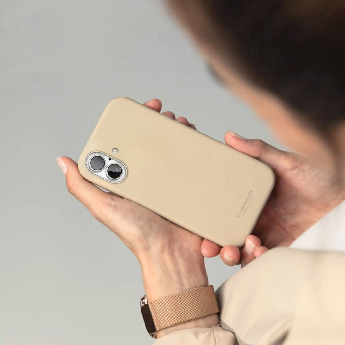 Vonmählen Backcover – für Apple iPhone 16 Plus – MagSafe, Mikrofaser + Veganes Leder, Creme