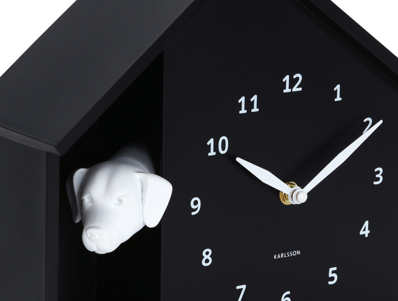 Karlsson Wanduhr Peeking Doggy – Ø 24,9 cm, Mausgrau, Kunststoff