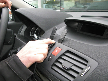 Brodit Auto-Halterung, fahrzeugspezifisch – für Renault Mégane III (09–16) und Fluence (10–15) – Schwarz