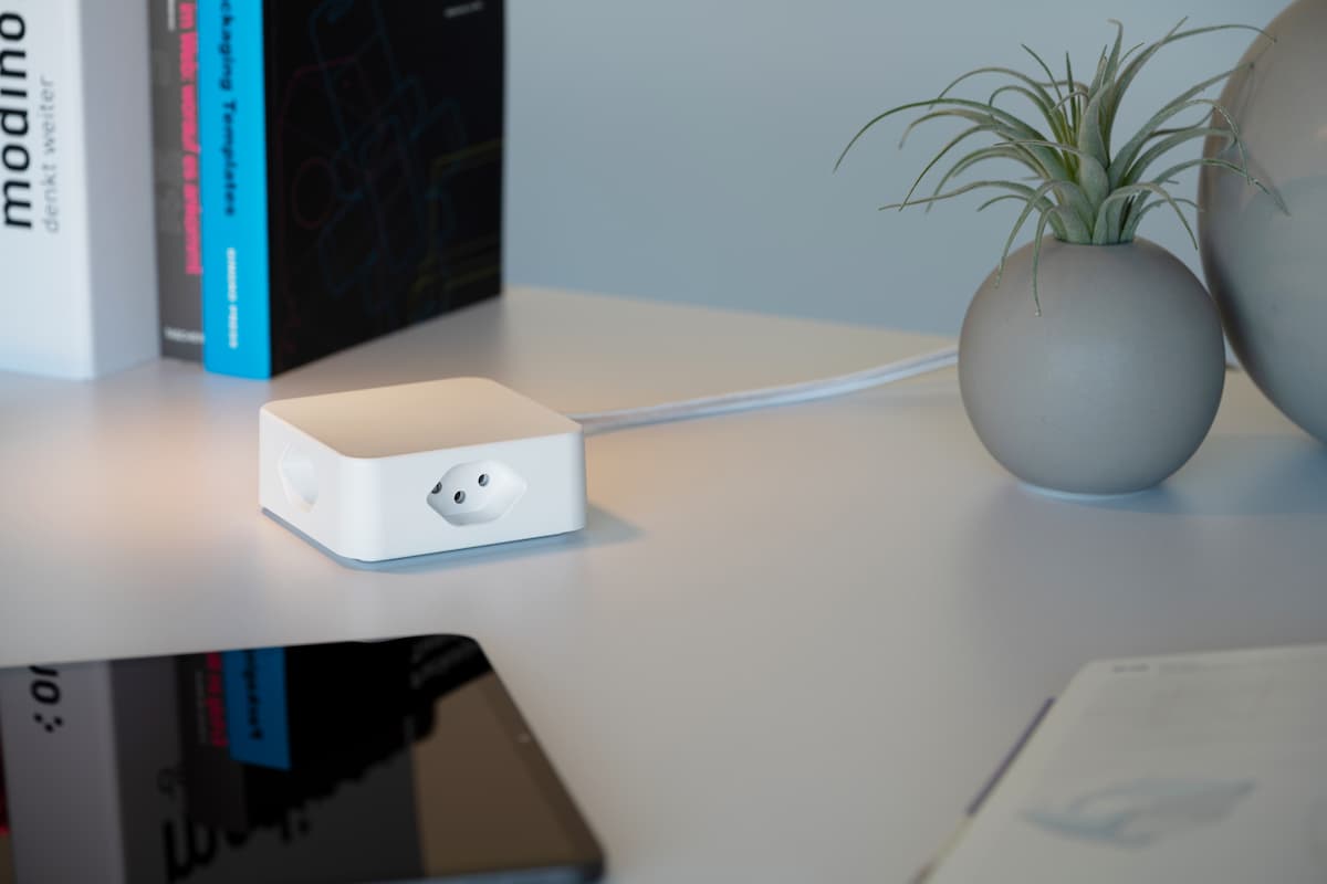 Max hauri split Max Hauri Cube Steckdosenleiste – 4× T13, 2 m, mit Schalter, IP20, Weiss/Türkis