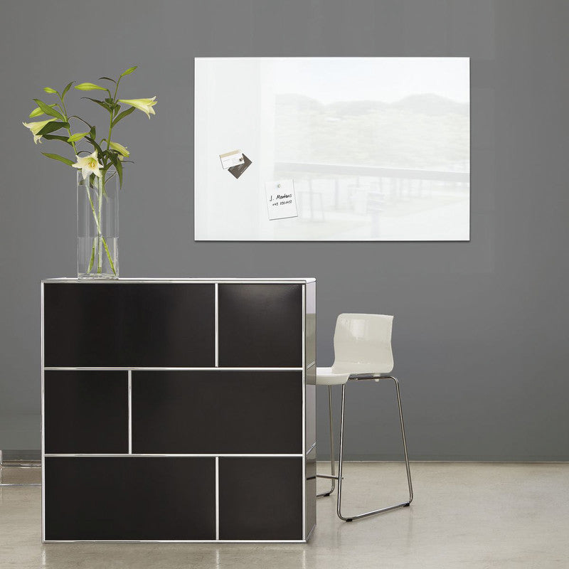 Sigel Whiteboard – 91 × 46 cm, Glas, magnetisch, Wandmontage, inkl. SuperDym-Magnetwürfel, Montagesatz