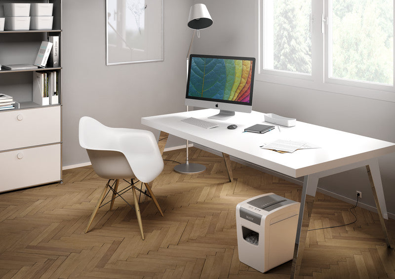 Leitz IQ Slim Home Office – Aktenvernichter, DIN P-4, Partikelschnitt 4 × 28 mm, 10 Blatt, 21 l, A4
