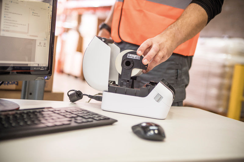 Brother QL-1100c – Etikettendrucker, Thermodirekt, für DK-Rollen bis 101,6 mm, Auto-Cutter, USB, 300 dpi