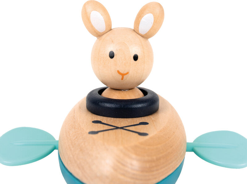 Egmont Aufzieh-Wasserspiel Hase – 13,0 × 11,0 × 7,0 cm – ab 2 Jahren – mehrfarbig
