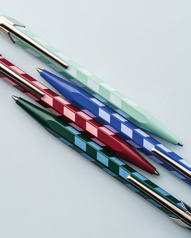 Caran d-Ache Caran d'Ache 849 MOSAIC Special Edition Kugelschreiber – Schwarz, Spitze 1 mm, Druck, Aluminium, dokumentenecht