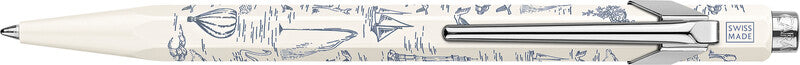 Caran d'Ache 849 Toile de Jouy Kugelschreiber – 12er Display, sortierte Farben, Druckmechanik, nachfüllbar