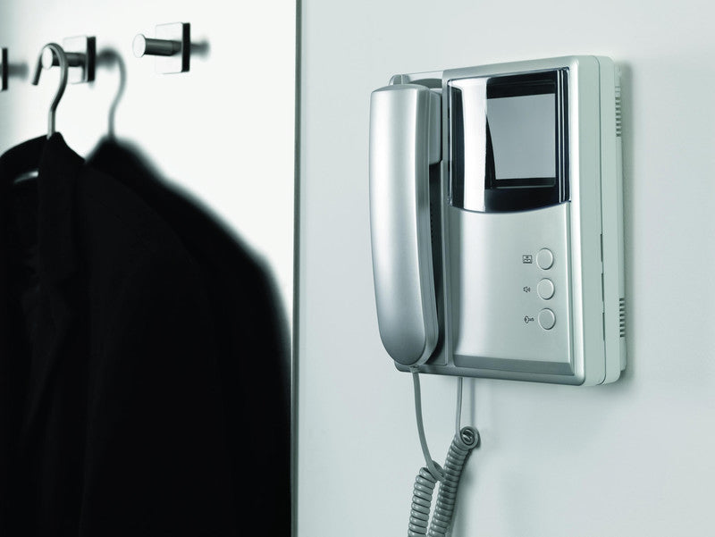 Tesa Montageband Ultra Strong, für Innen & Aussen, für glatte Oberflächen – 60 mm × 0,02 m, weiss, bis 6 kg