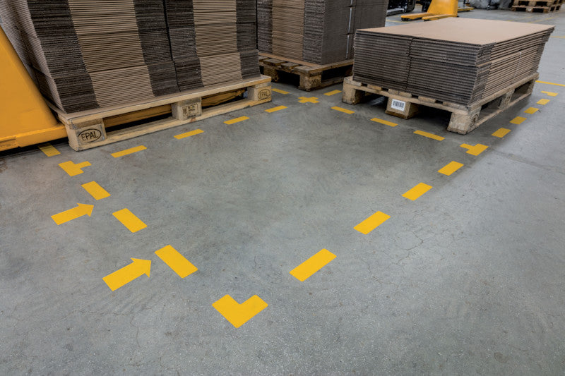 Durable Sicherheitskennzeichen Bodenmarkierung L – 100 × 100 × 0,7 mm, Kunststoff, Gelb, selbstklebend, 10 Stk